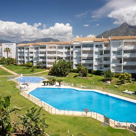 Banus - Banus Playa Rocio - Premium 2br - 2ba - Direct Access - Stunning Sea & Garden Views - Outdoor Terrace - Super Bright - Pool - 3 Min Walk To Puerto Banus شقة ماربيا